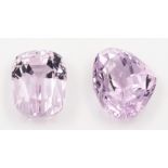 Zwei Kunzite, zus. ca. 30,9 ct.