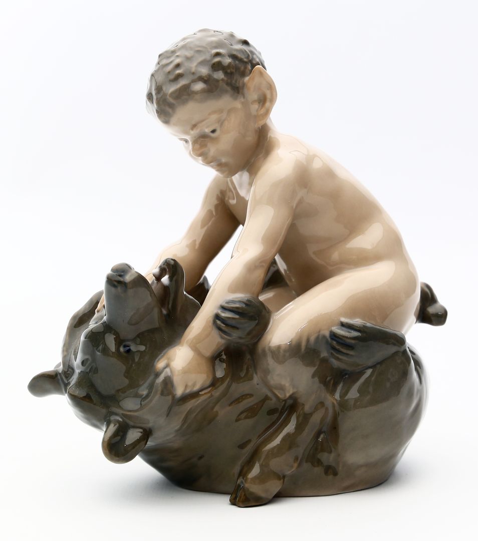 Skulptur "Faun mit Bär spielend", Royal Copenhagen.