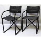 Paar Klapp- oder "Regie"-Stühle.