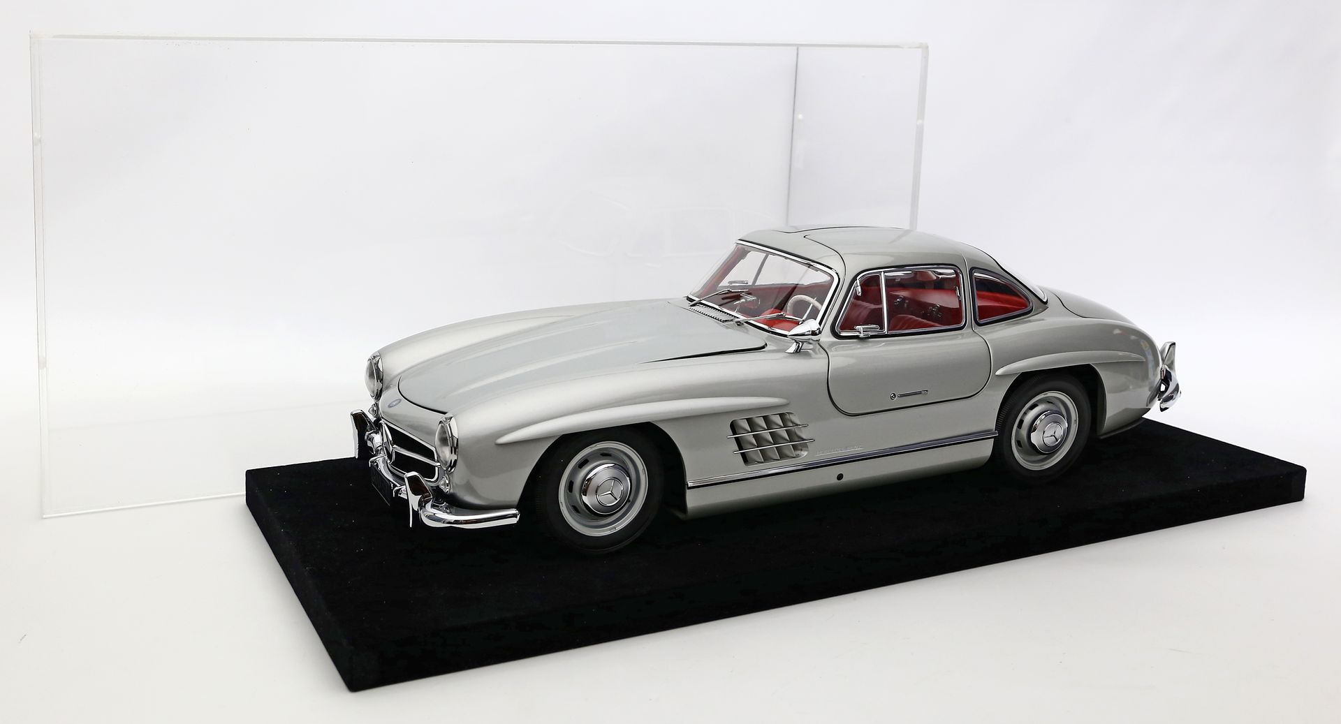 Modellauto "Mercedes 300 SL", 1:8.