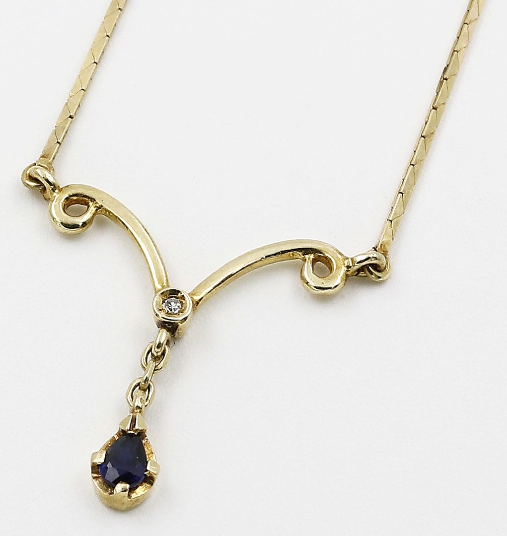 Zierliches Collier.