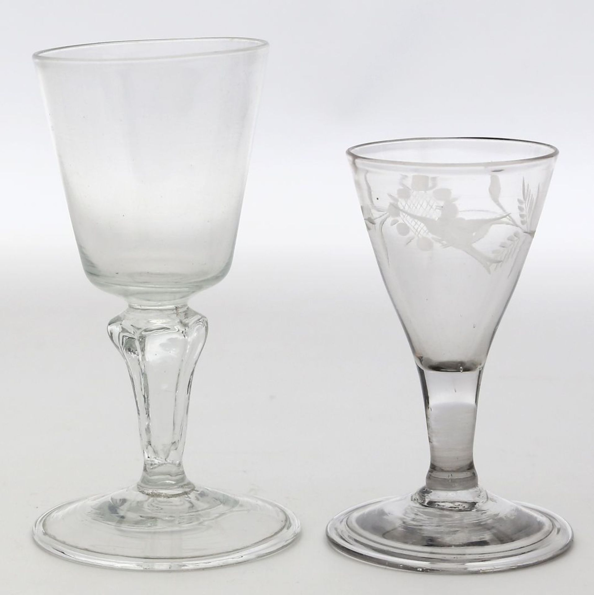 Barockglas und Glas im Barockstil.