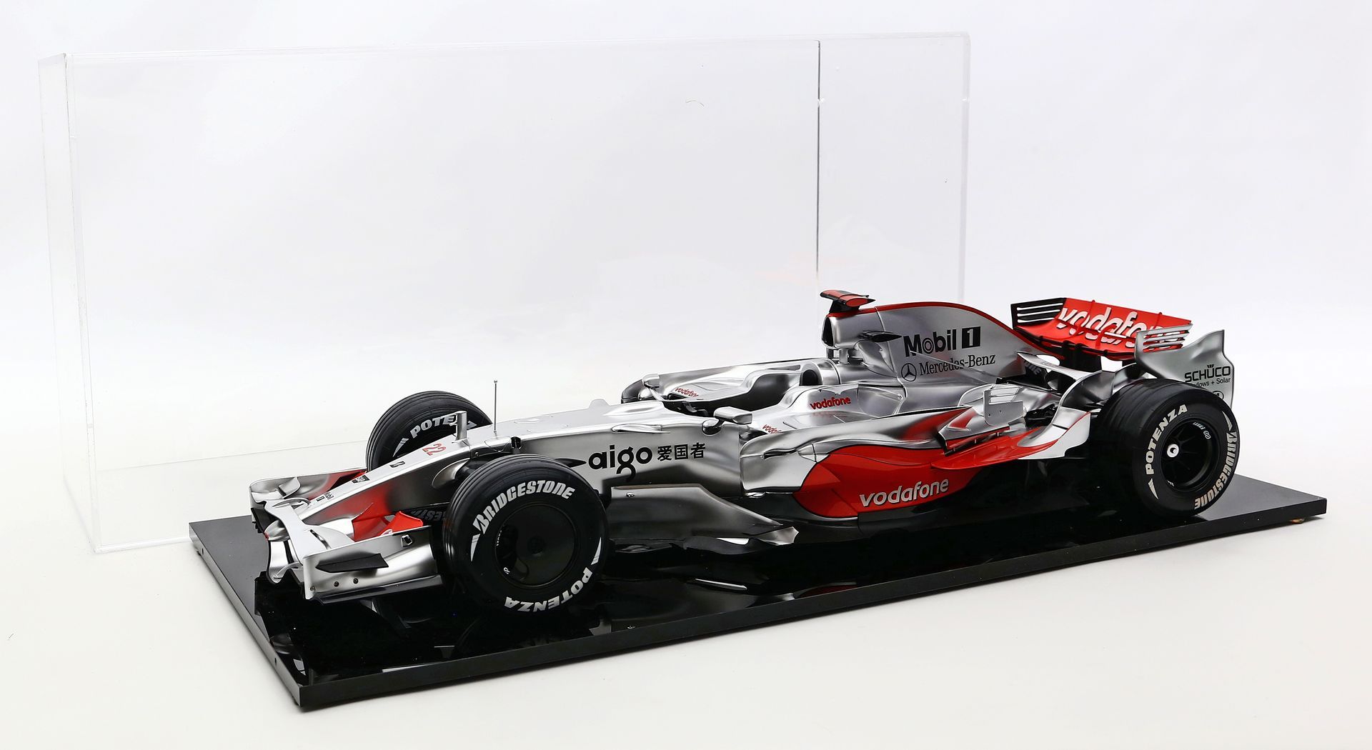 Modellauto "Formel 1-Rennwagen Mercedes Benz", 1:8.