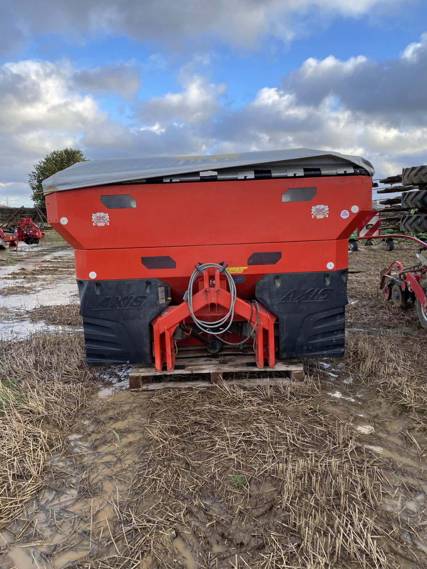 2015 Kuhn Axis-M 40.