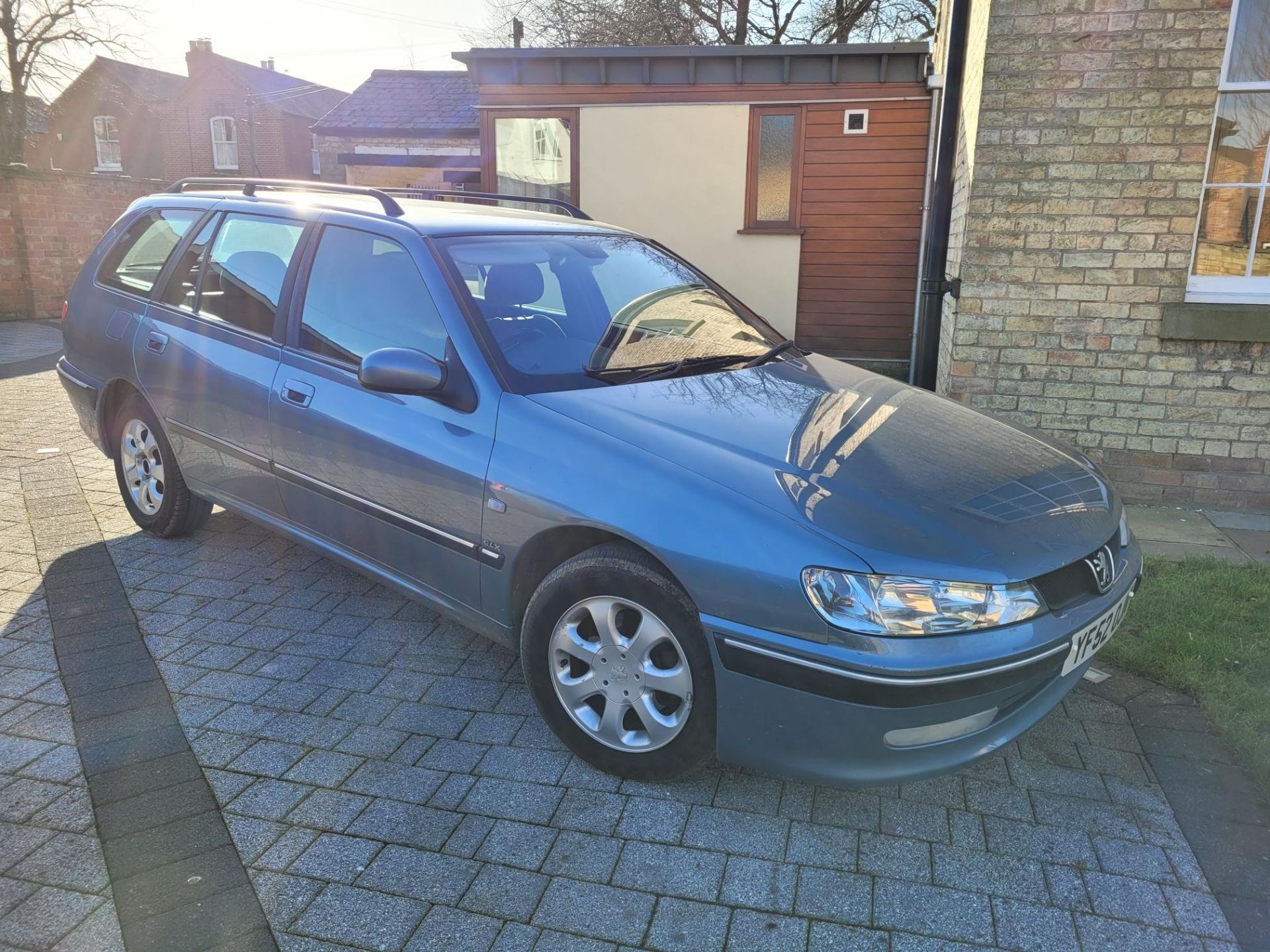 2003 Peugeot 406 diesel estate Car, 2.0 HDi GLX 5 door auto. MOT 02 Sepember 2022.