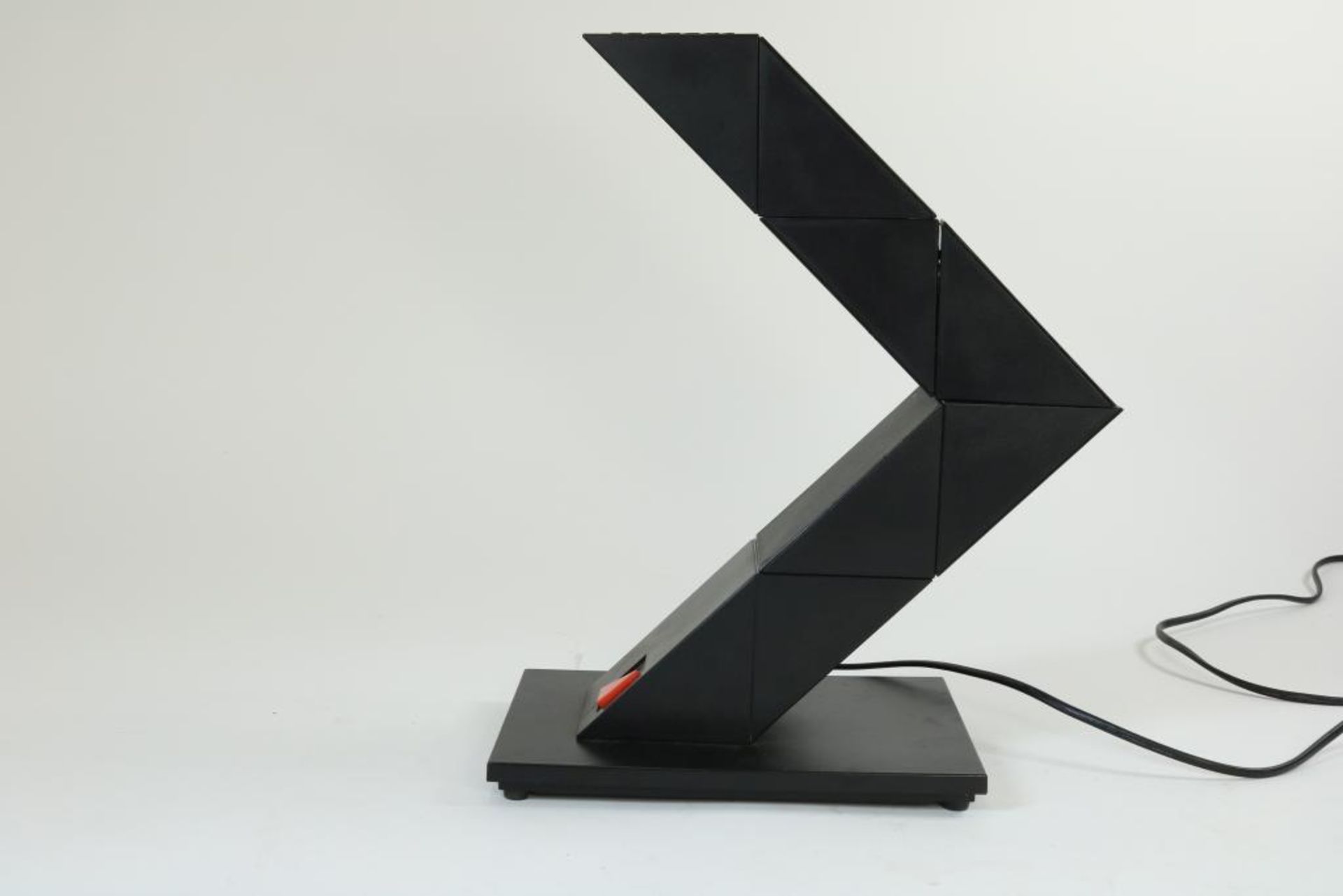 Zig Zag design lamp.