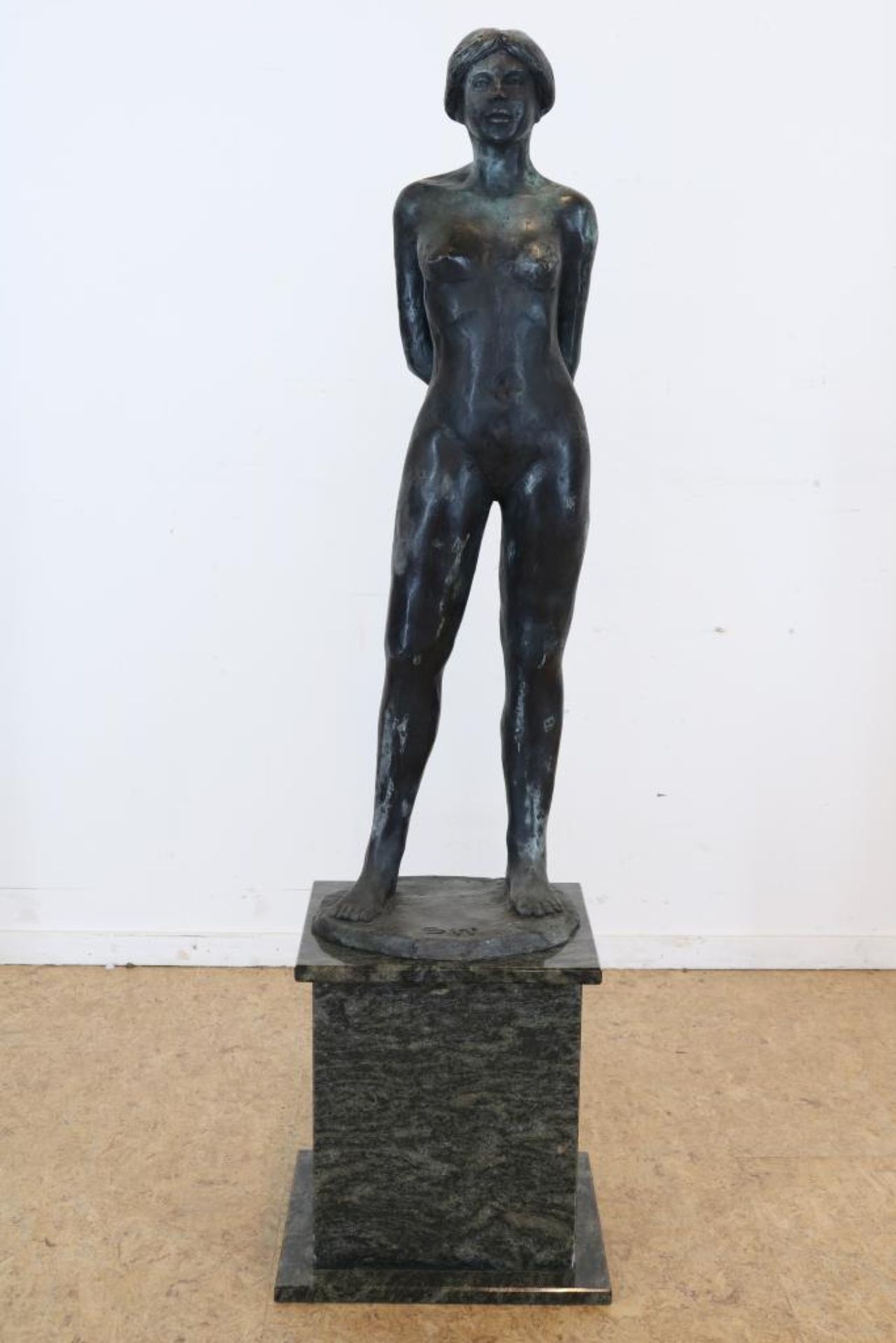 Bronzen sculptuur van naakte dame