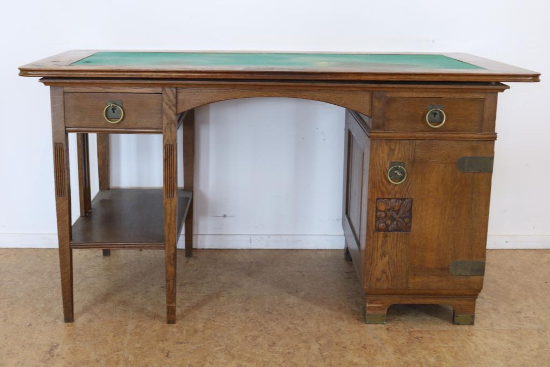 Eiken Art Nouveau bureau