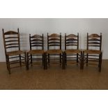 Serie van 4 eiken stoelen, 1x andere