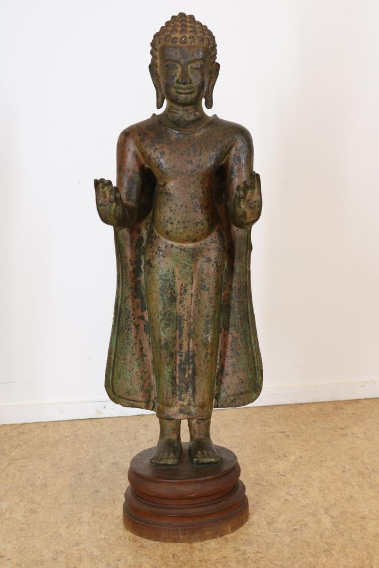Bronzen staande Boeddha