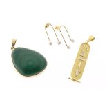 Lot gouden juwelen, oa Egyptische hanger