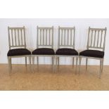Serie van 4 gray-wash stoelen