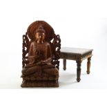 Teakhouten zittende Boeddha