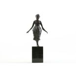 Bronzen sculptuur van dame