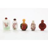 Lot van 5 snuff bottles