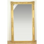 Spiegel in goudlaklijst