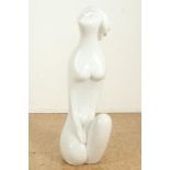 Wit granieten sculptuur van vrouw