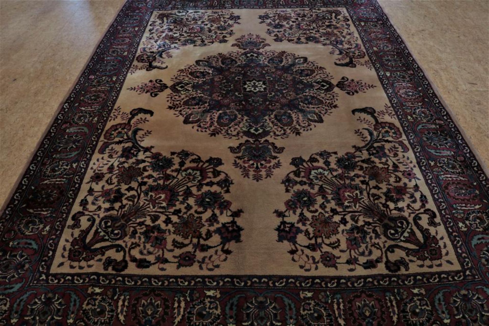 Tapijt, Tabriz 360 x 260 cm.