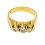 Gouden ring bezet met 3 diamanten