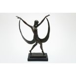Bronzen sculptuur van danseres