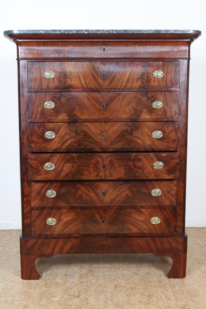 Mahonie Charles X chiffoniere