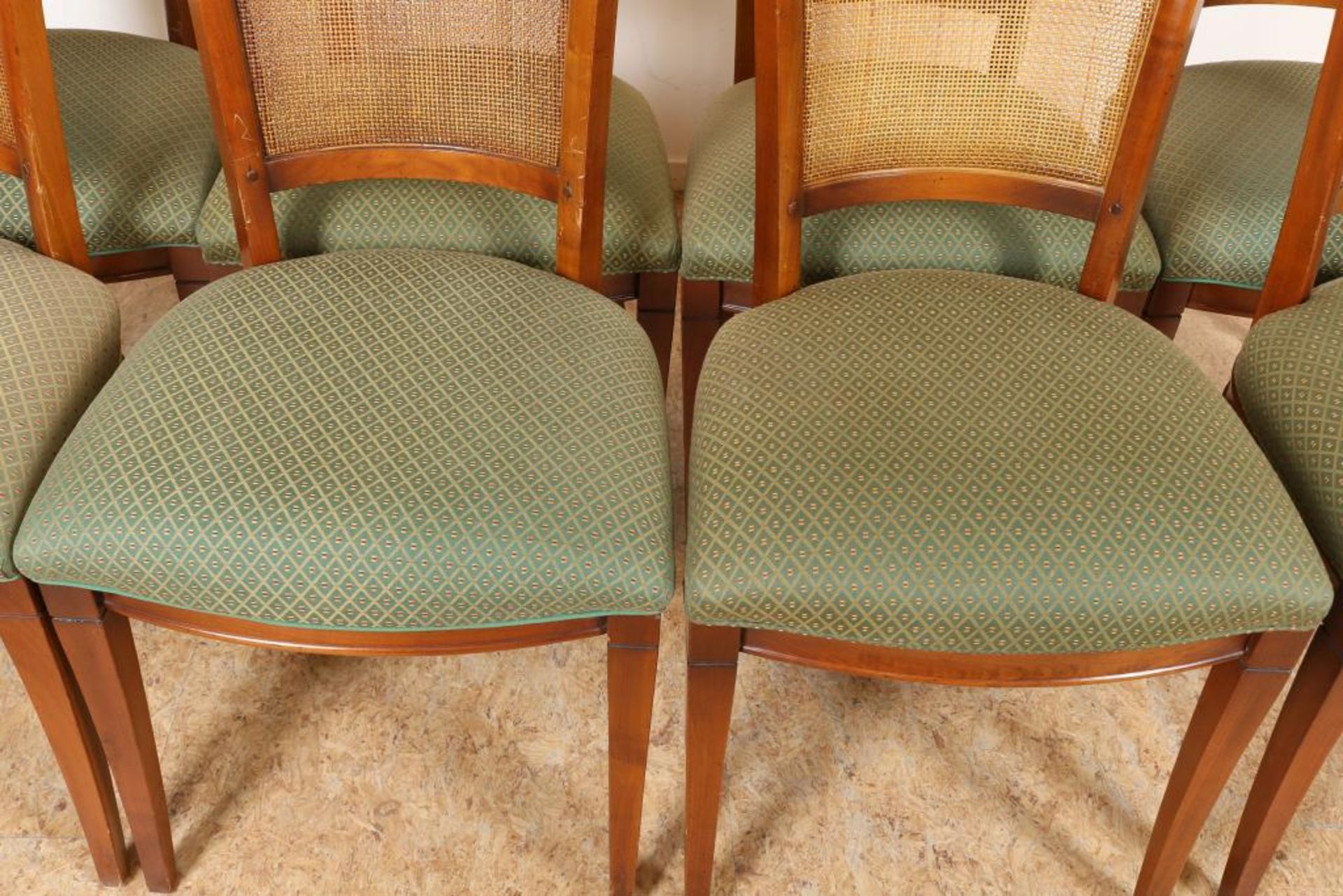 Serie van 8 stoelen en tafel - Bild 6 aus 7