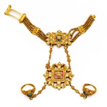 India, Rajasthan, 19e / 20e eeuw, 20 kt. gouden handsieraad, Hathful,