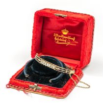 14 kt. Gouden stijve armband, 19e eeuw,
