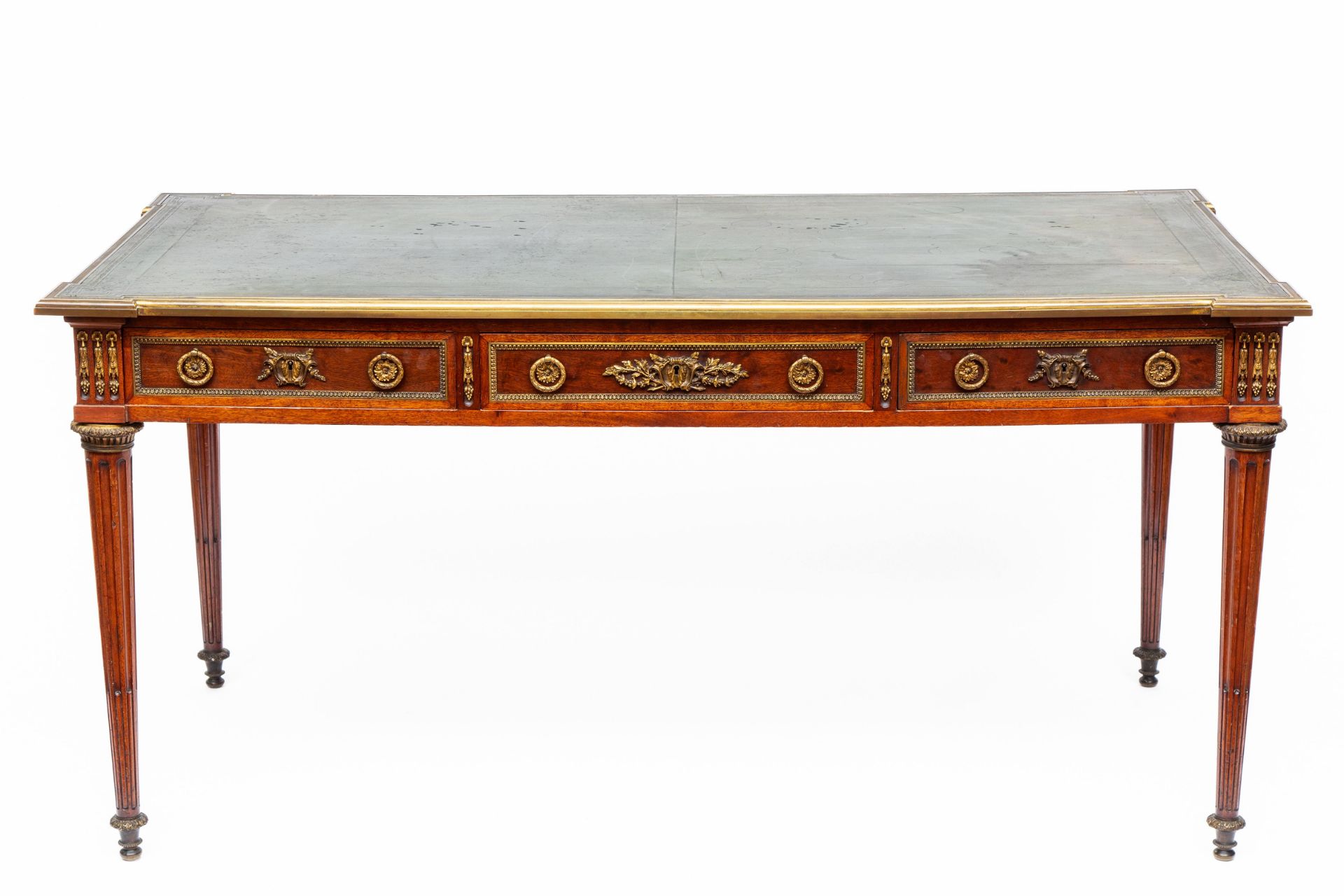 Notenhouten bureau-plat in Louis XVI-stijl, 19e eeuw.