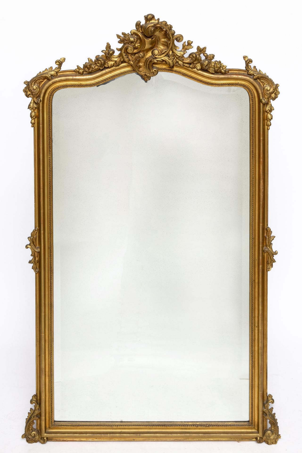 Gefacetteerde spiegel in vergulde lijst in Rococo-stijl, 19e eeuw,