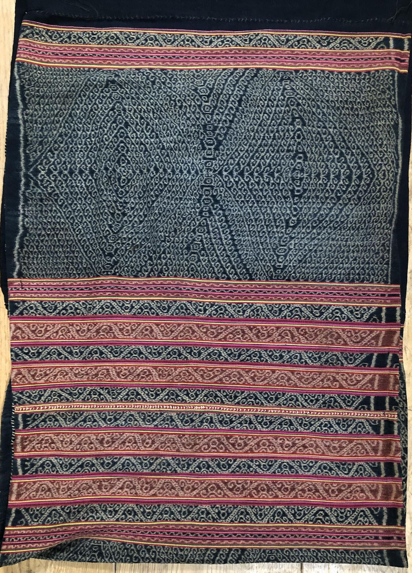 Timor, Beboki, Lurasik, woman's sarong, tain na' taiba, both ends with buna warp wrapping. - Bild 7 aus 7