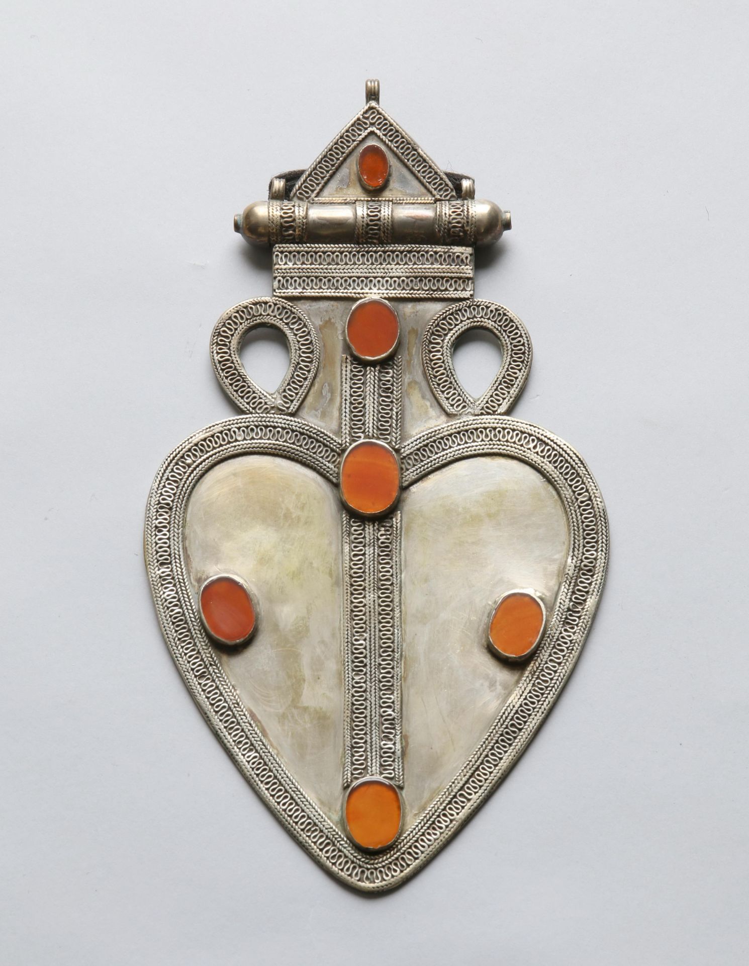 Turkmenistan, Ersari, a hart shaped back ornament, asik,