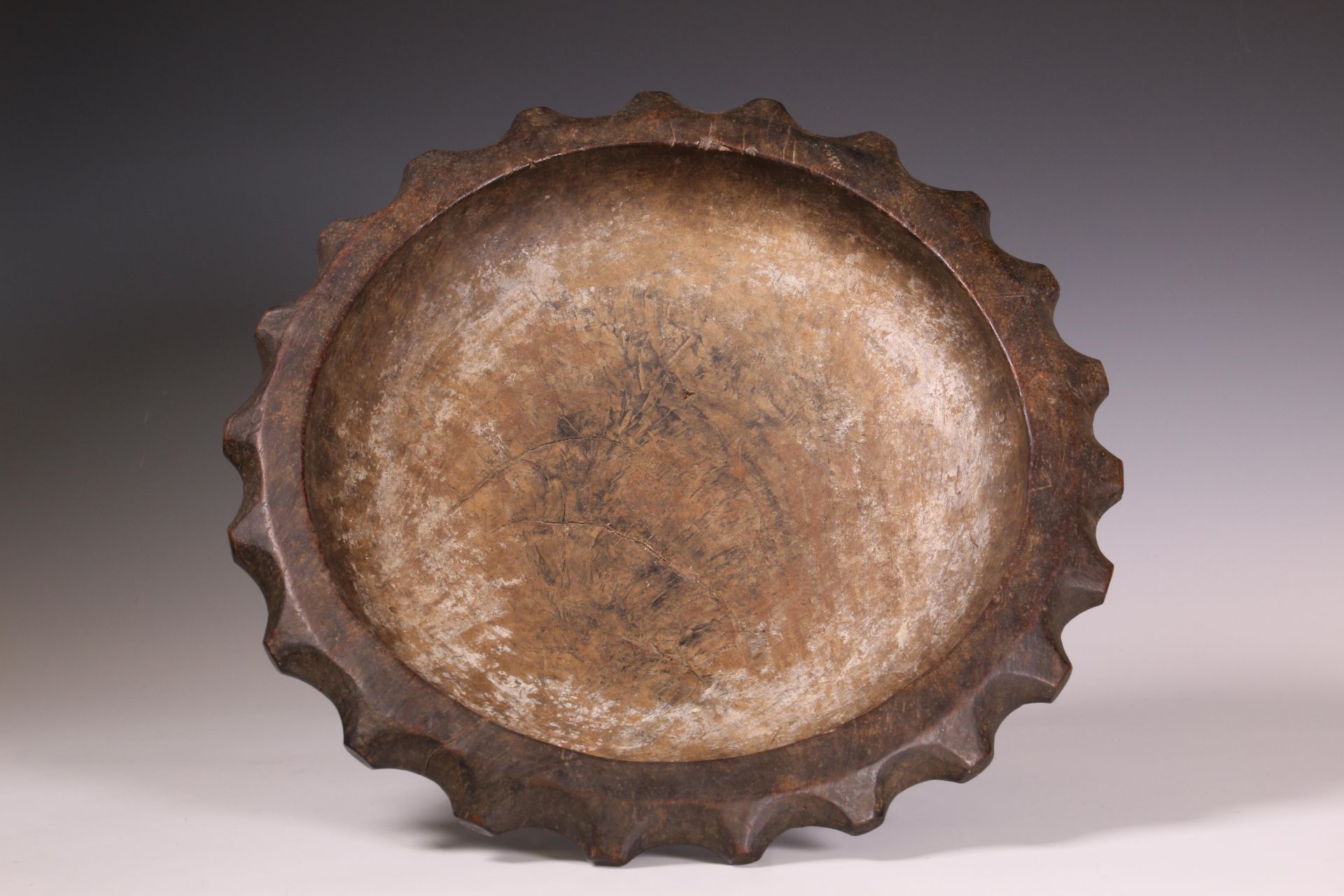 Philippines, Ifugao, large bowl-tray, duyu