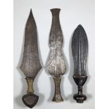 D.R. Congo, three weapons,