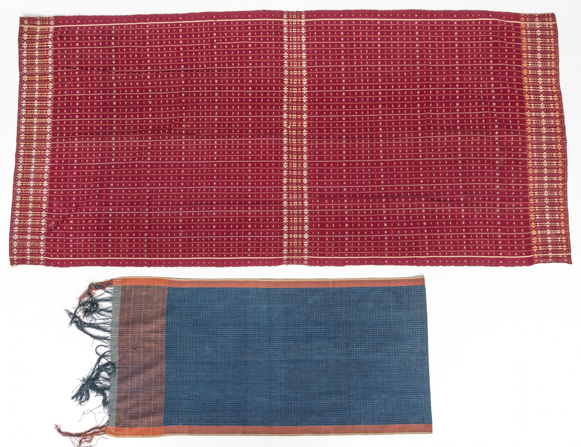 Sumatra, Minangkabau, shoulder cloth, slendang, cotton and silk. Herewith Sumatra, Toba - Karo Batak