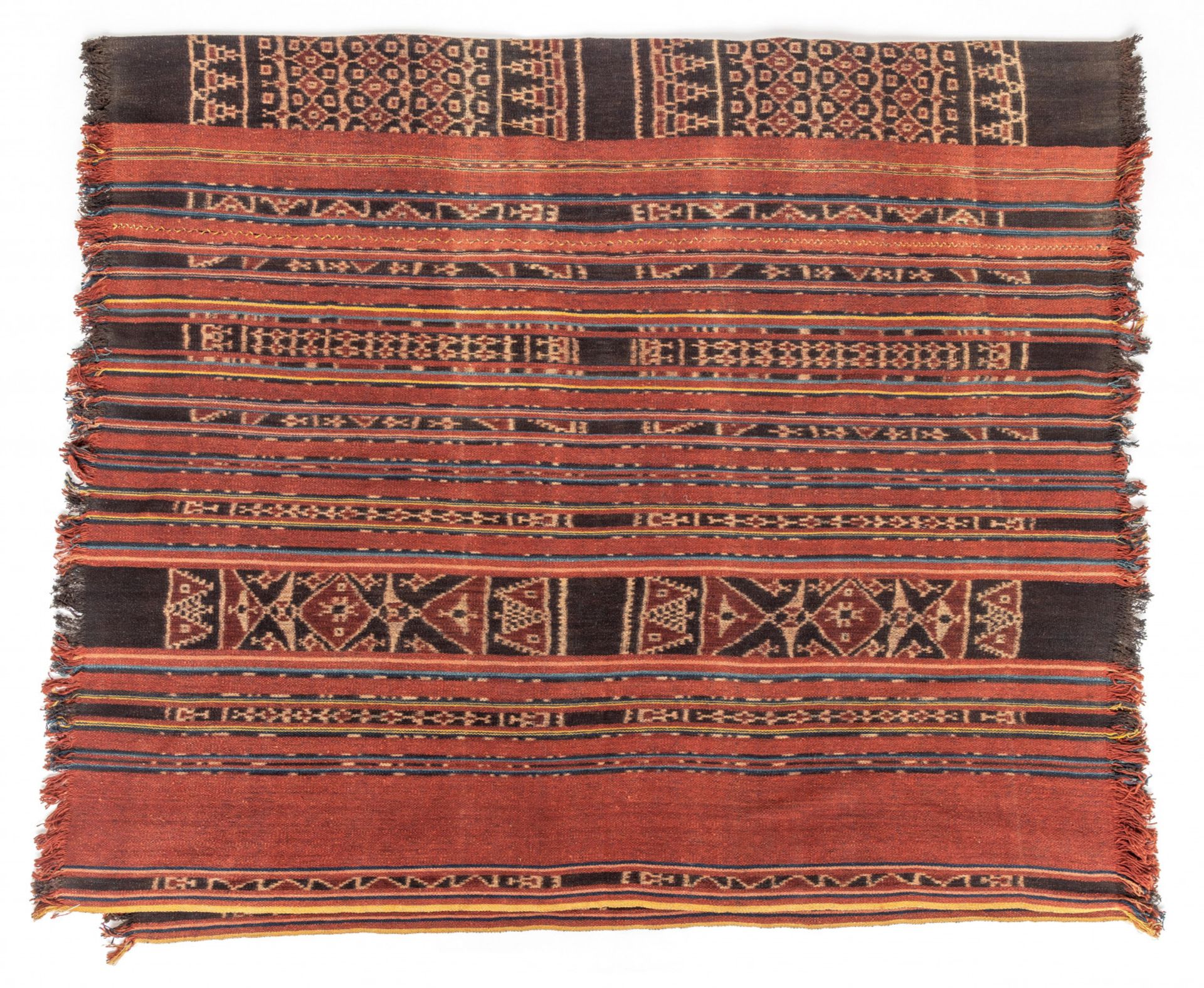 Lembata, Ata dei, ceremonial sarong, kewatek nai telo