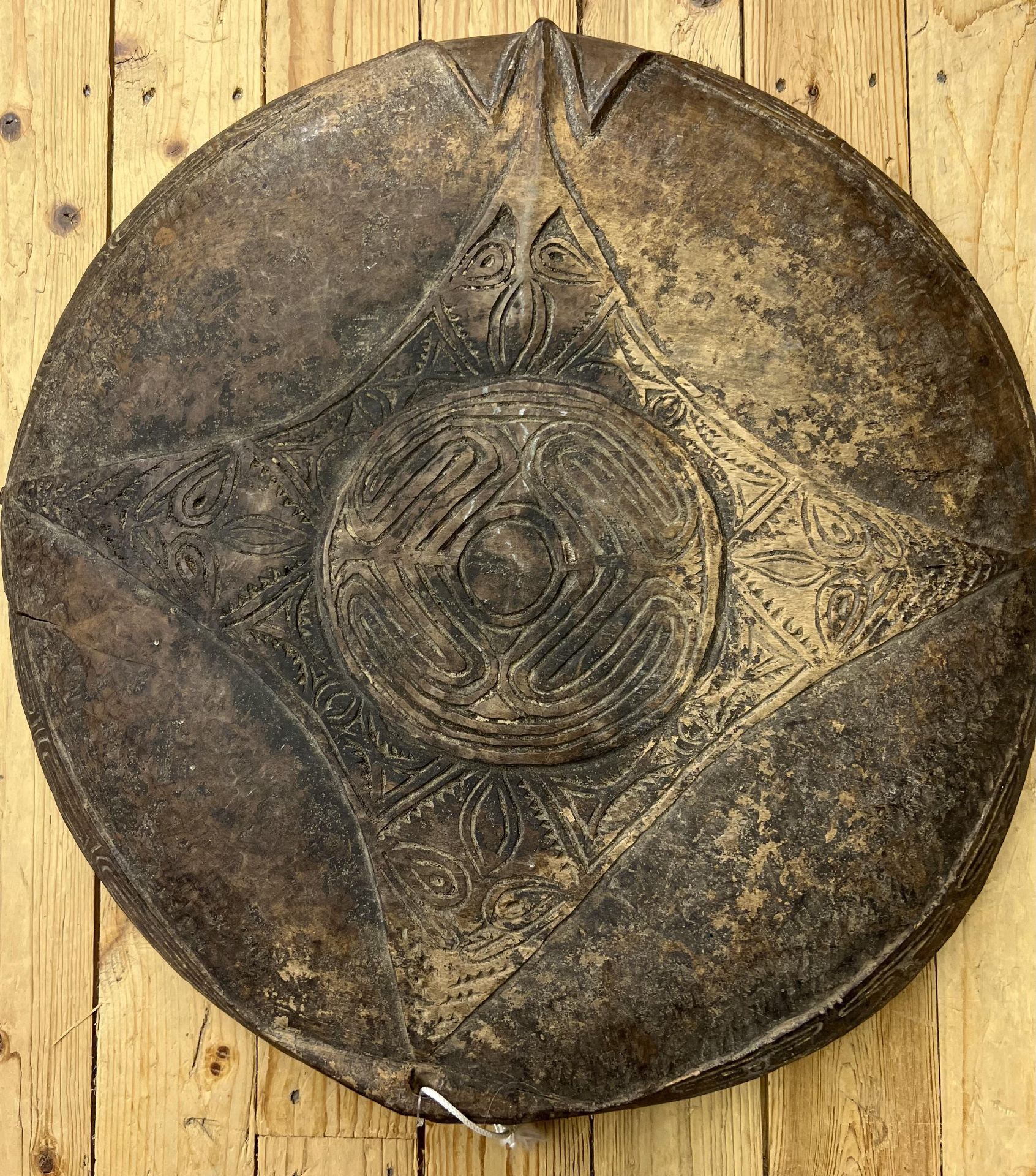 PNG, Boiken, wooden food platter