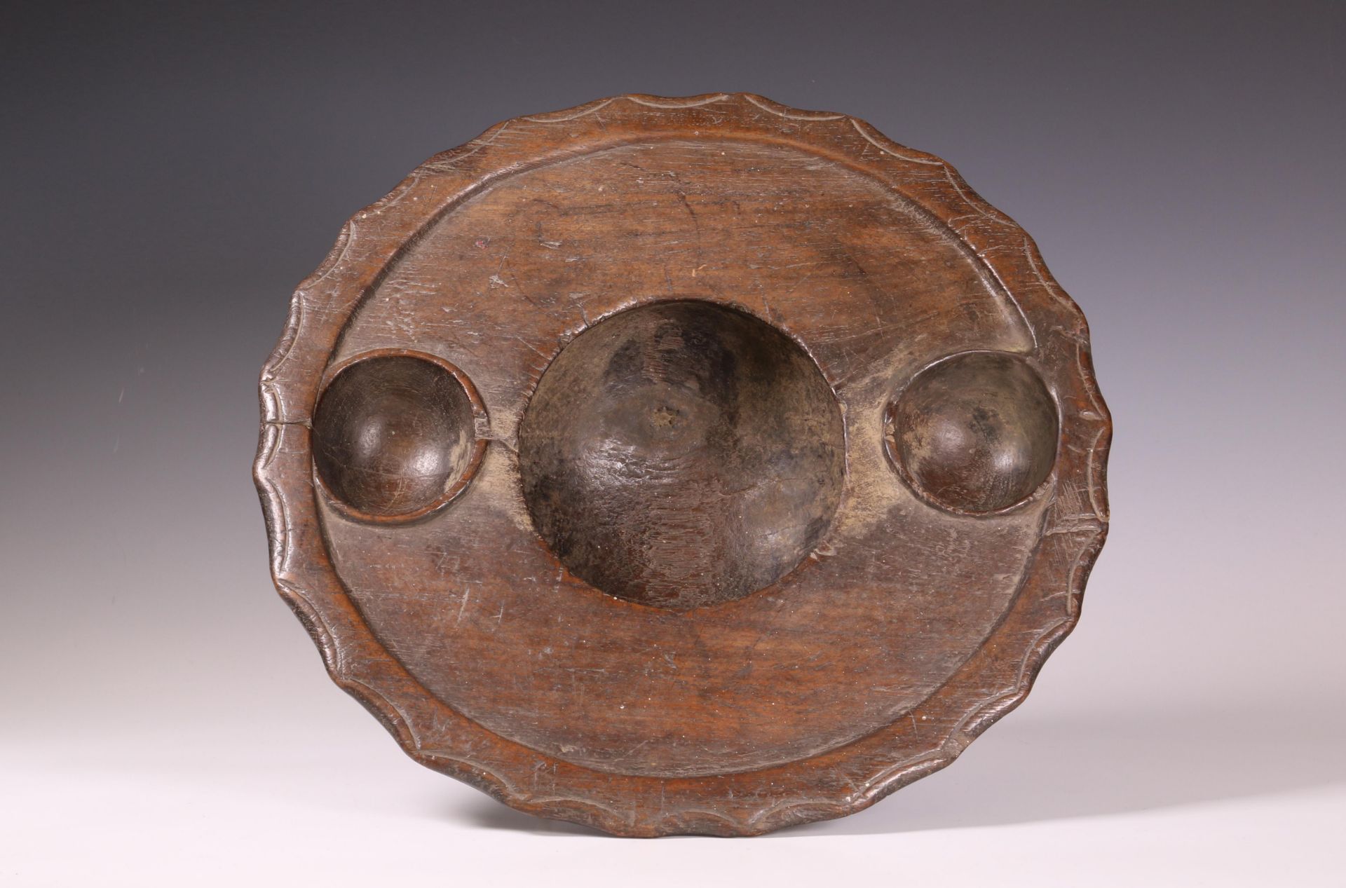 Philippines, Luzon, Ifugao/Kankanay, wooden circular ritual bowl; - Bild 4 aus 7