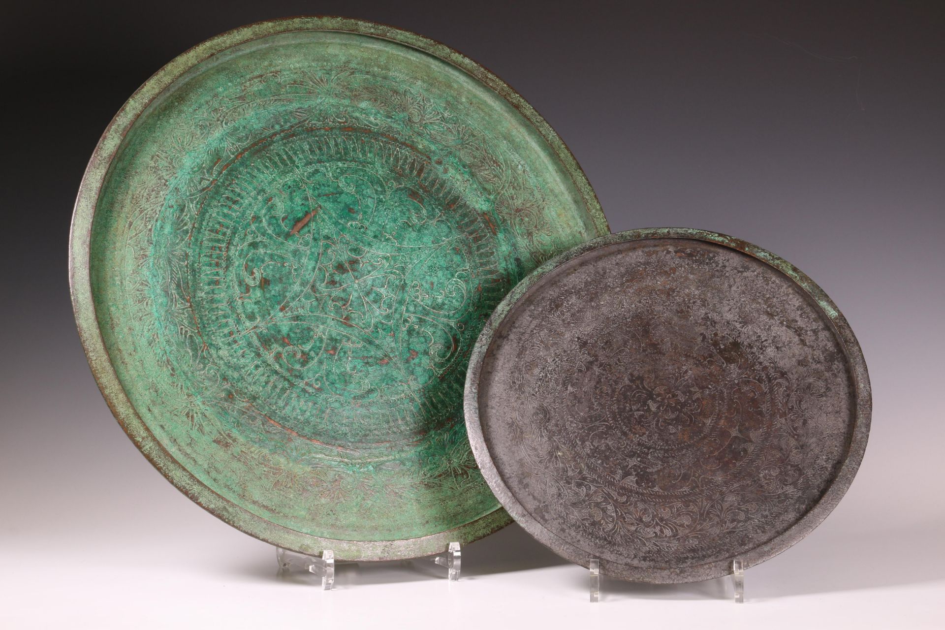 Java, two copper ceremonial dishes, talam, Late Javanese period - Bild 2 aus 5