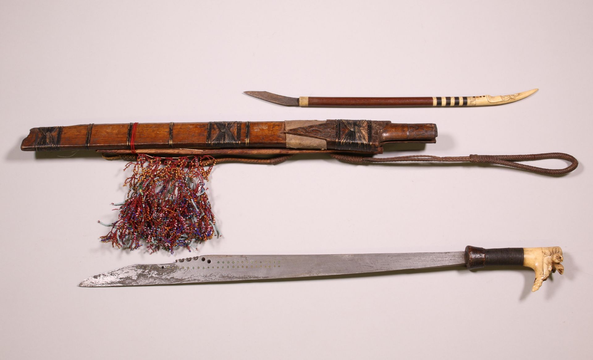 Borneo, Kalimantan, Dayak, three various swords, mandau, - Bild 19 aus 28