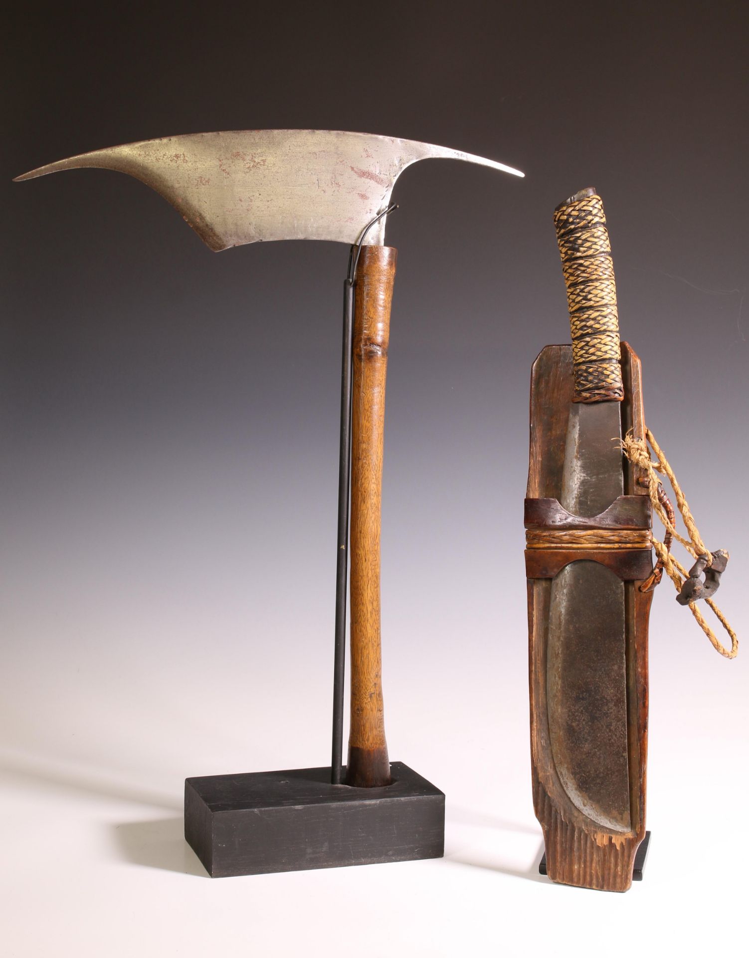 Philippines, Kalinga, hatchet and Ifugao, knife in scabbard, ginnutu.