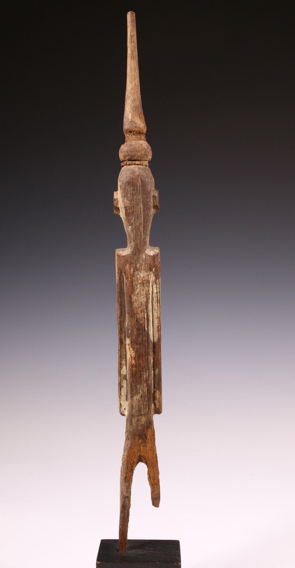 Borneo, Central Kalimantan, Dayak, carved wooden spirit figure - Bild 3 aus 5