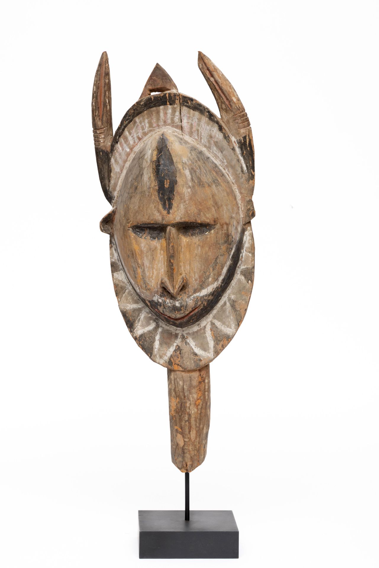 PNG, Maprik, carved wooden spirit head