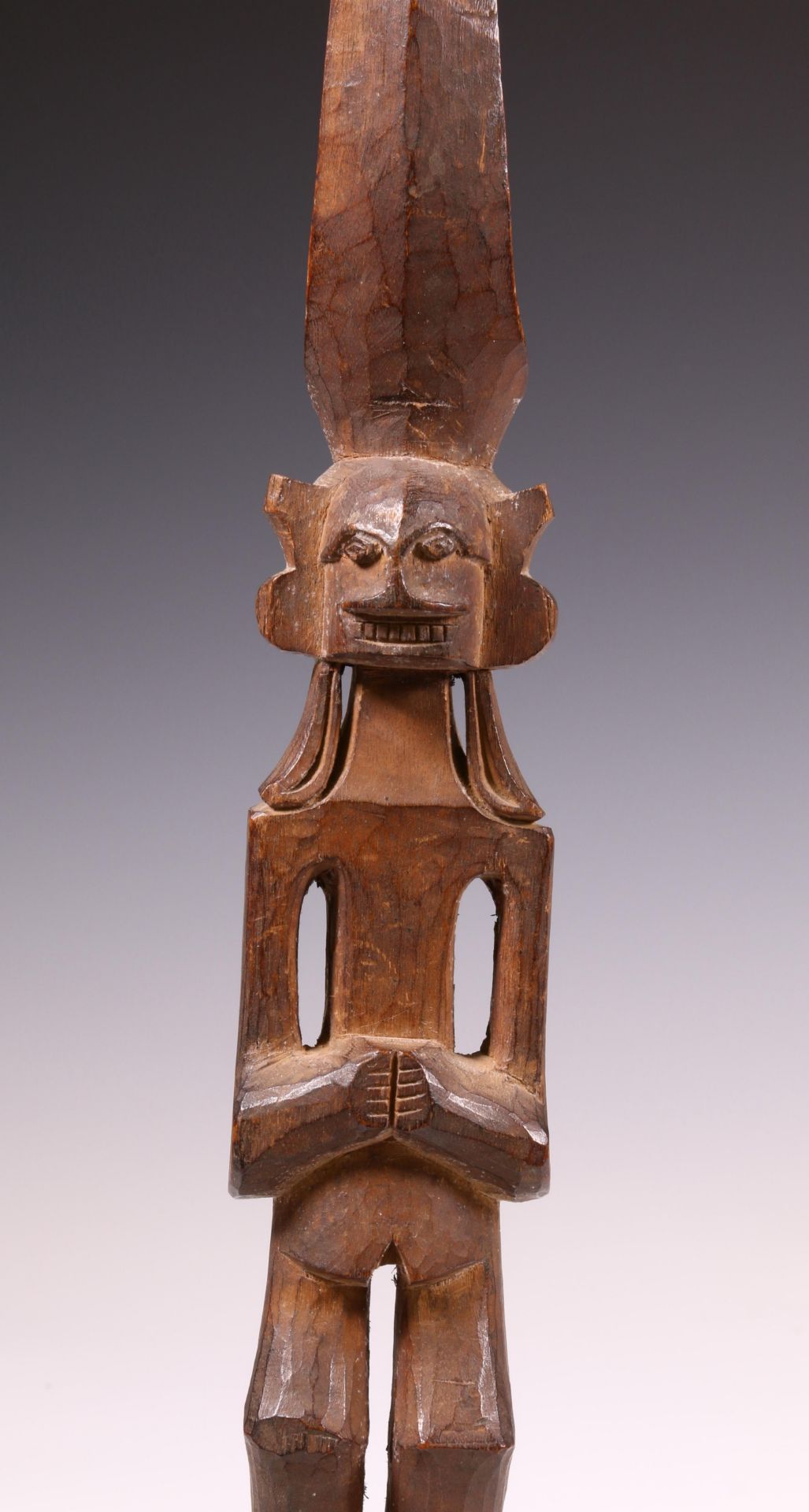 Central Nias, standing female ancestor figure, adu zatua, - Bild 4 aus 7