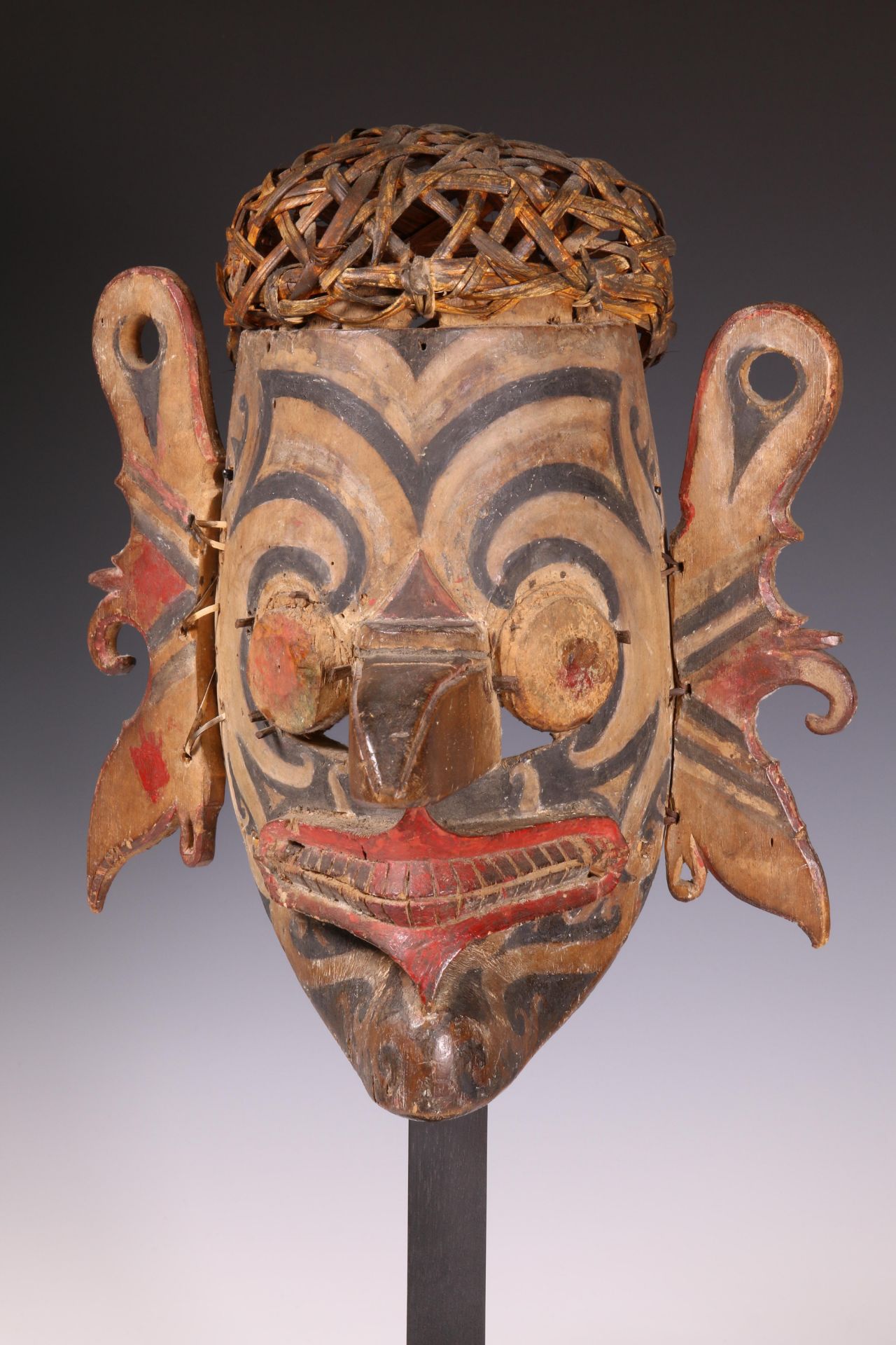 Borneo, East Kalimantan, Kenyah Kayan complex, Dayak, face mask, hudoq. - Bild 2 aus 6