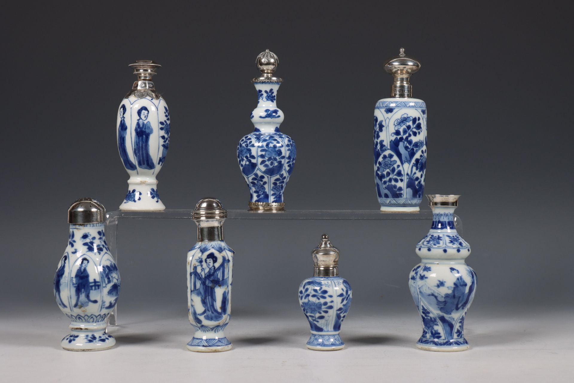 China, collectie zilvergemonteerde blauw-wit porseleinen vaasjes, Kangxi periode (1662-1722), het zi - Bild 3 aus 5