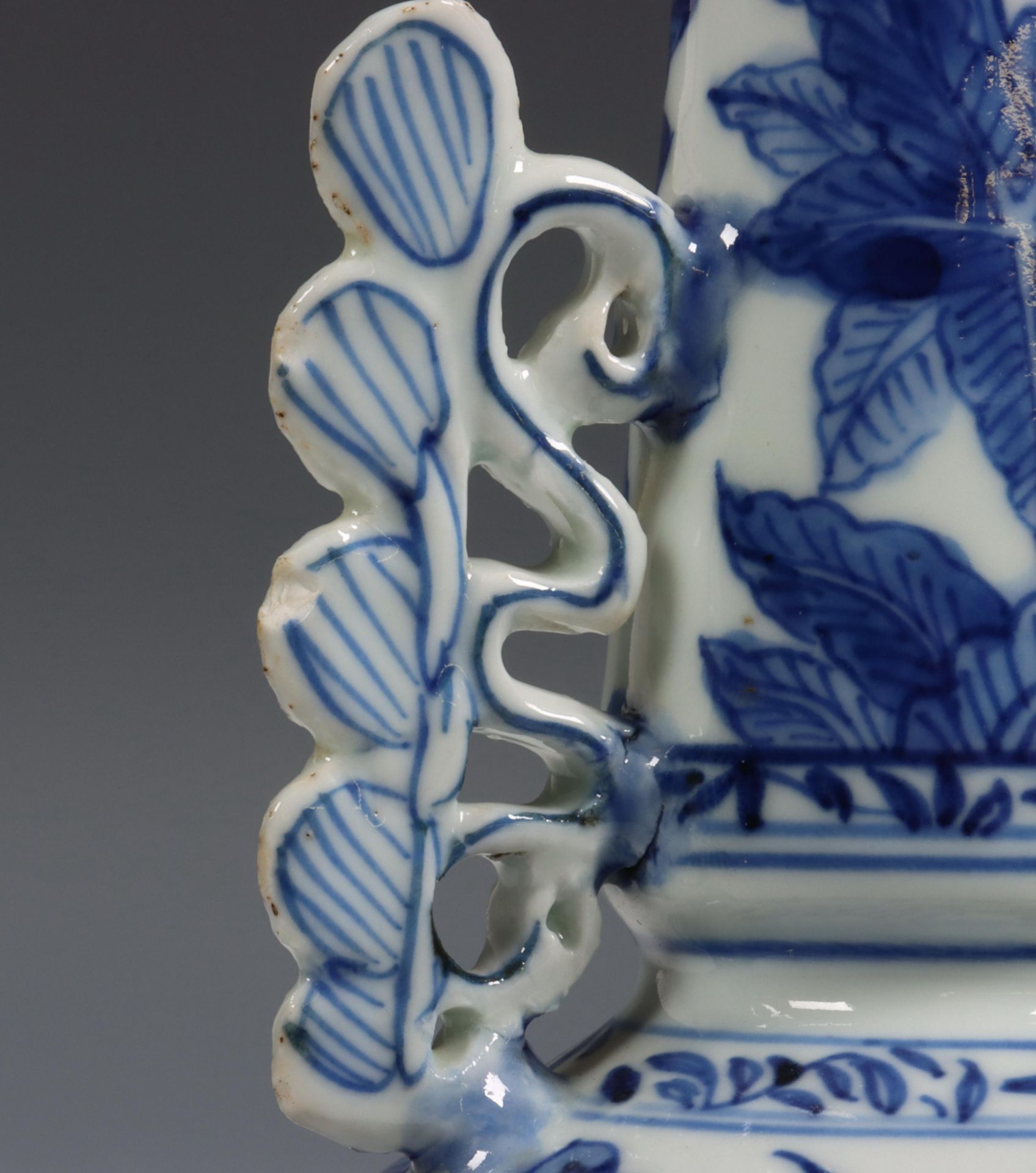 China, blauw-wit porseleinen 'Venetiaans glas' vaas, Kangxi periode (1662-1722) - Bild 5 aus 11