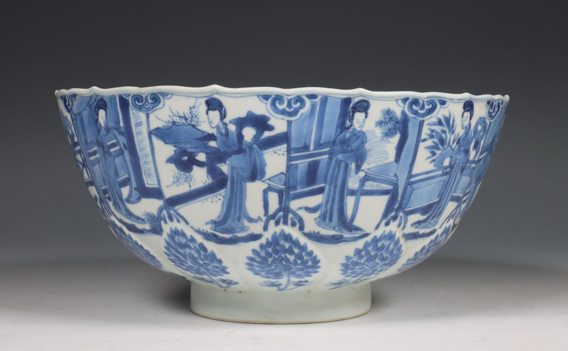 China, blauw-wit porseleinen kom, Kangxi periode (1662-1722), - Bild 6 aus 8