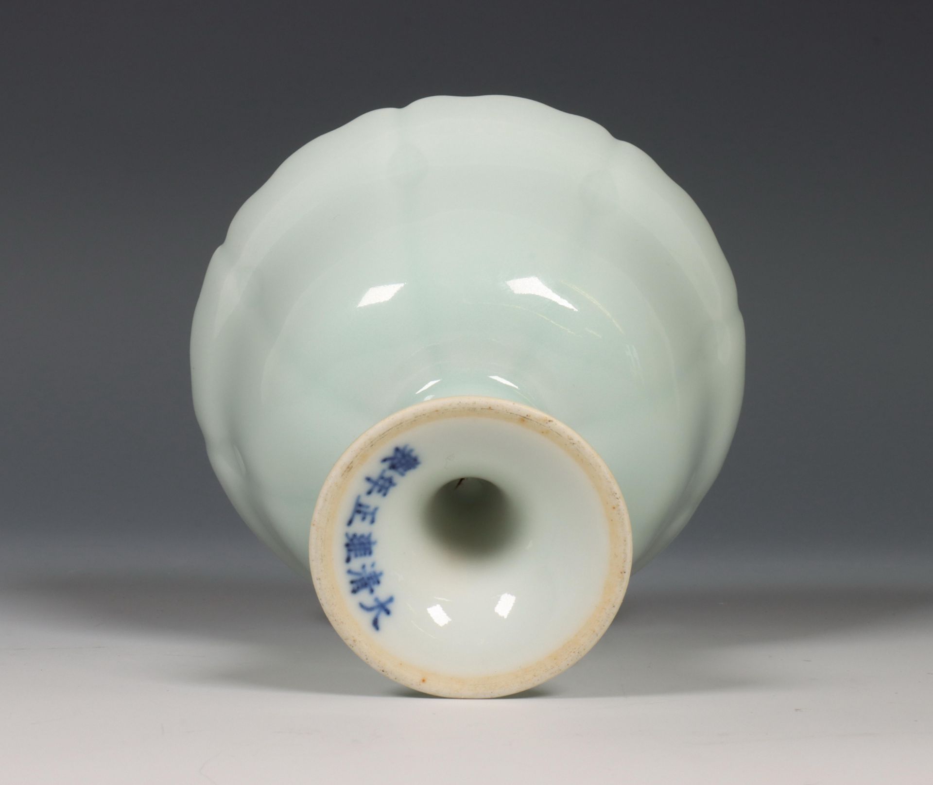 China, celadon porseleinen bloemvormige kelk, modern, - Bild 4 aus 4