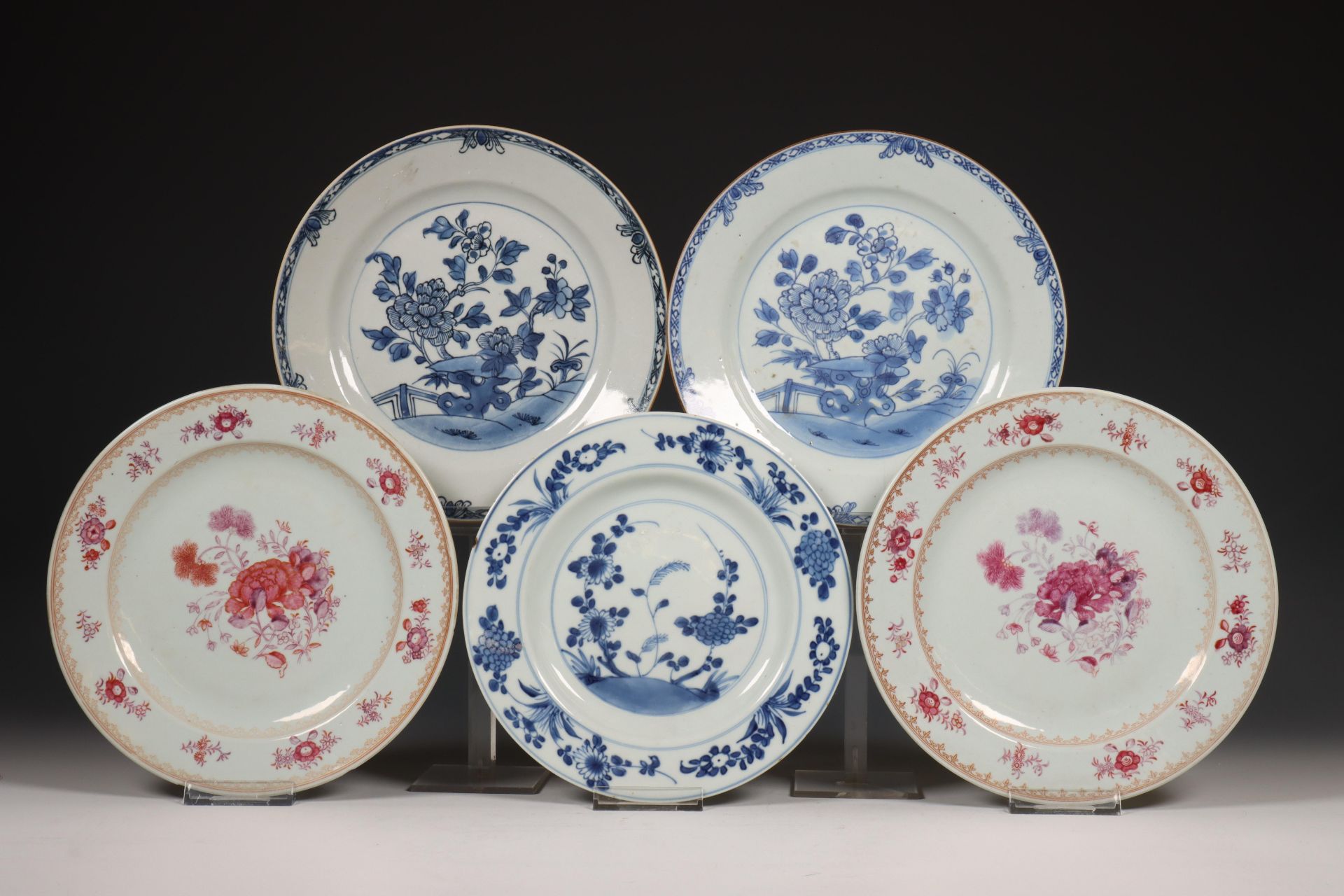 China, paar famille rose porseleinen borden, Qianlong periode (1736-1795),